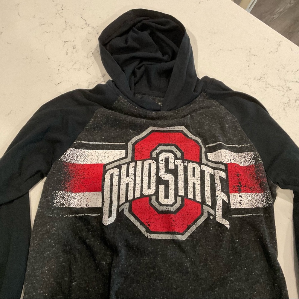 Ohio State Men's Small Black and Red lightweight long sleeve hoodie shirt